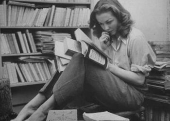 عالمة،أو متعلمة،العلم سلاح المرأة