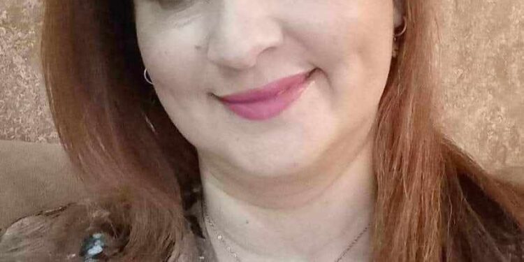 أثنى القصيدة