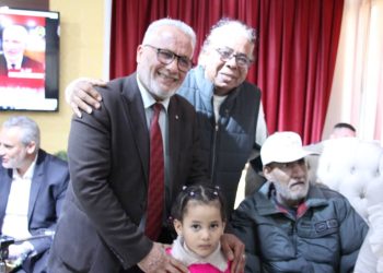 مركز وهبي البؤري الثقافي يكرم الفنان الكوميدي”فتحي العماري “