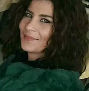 أُقَلّبُ قنوات الغيم