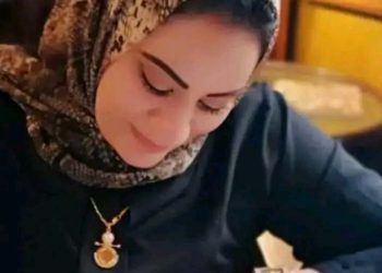 أَستيقِظُ رماداً