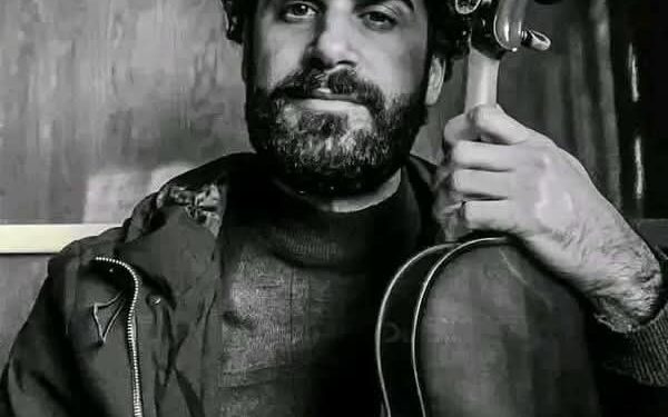 أذكُرُ تمامًا كيفَ وقَفتِ أمامي …