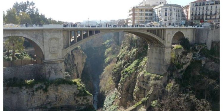 قسنطينة مدينة الجسور المعلّقة