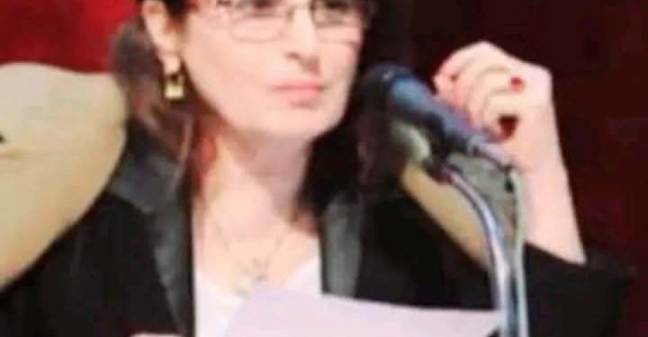 كلما حزمت حقائبي 