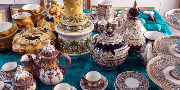 الأواني الفخّاريّة زينة المائدة الرّمضانيّة في الجزائر