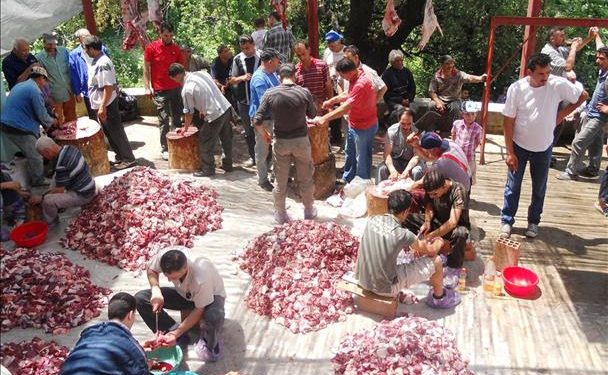 الوزيعة عادة أمازيغيّة تجسّد مظاهر التكافل في المجتمع الجزائريّ