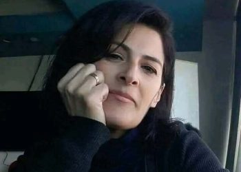 السّاعة المعلّقة على الحائط …