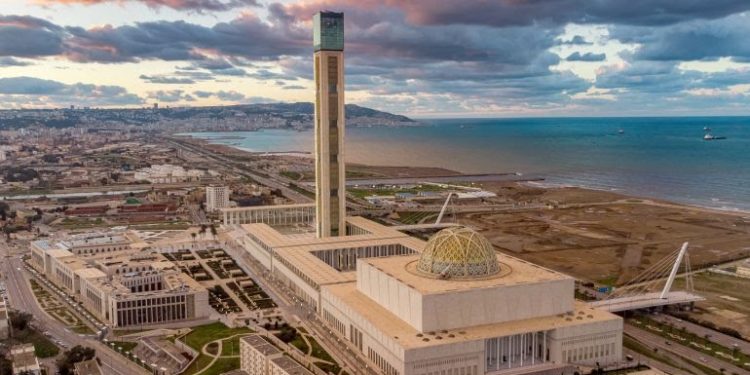 مسجد الجزائر الأعظم تحفة إسلامية نادرة