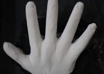 نور الدين طاهري يكتب: ظِلٌّ لا ينكسر