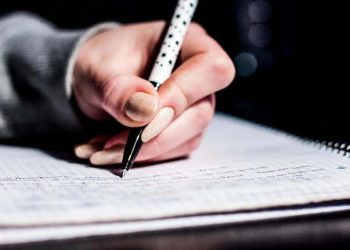 مدينة الكتب” رمزيّة الأدب والبحث عن الحقيقة في رواية صباح عبدالله. 