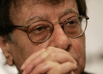 د. دعاء محمود تكتب شاعر الأرض المحتلة ” محمود درويش”