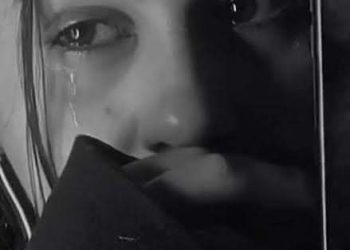 كل عين ف الخلق نايمه