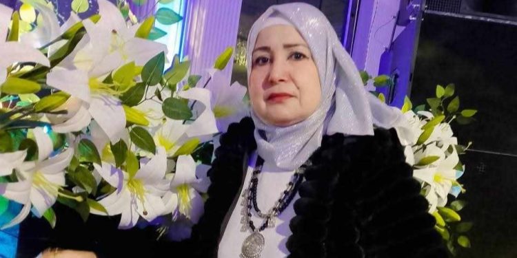 قد قال حبُّكِ والغرامُ مذلّتي …