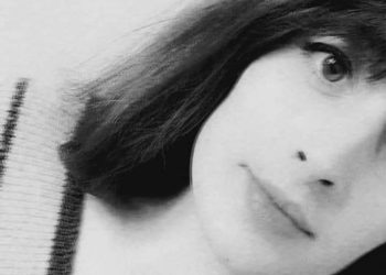 تأتيني مرتبكًا