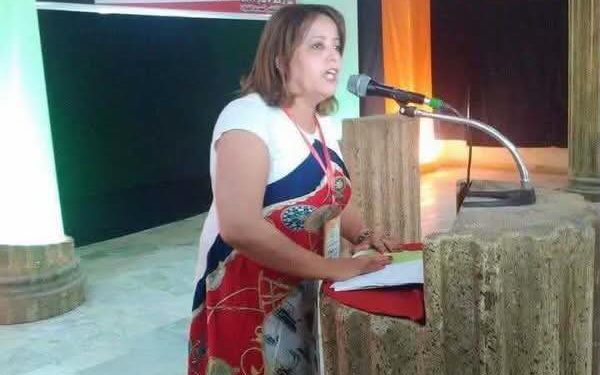 شقاوةُ المرآة