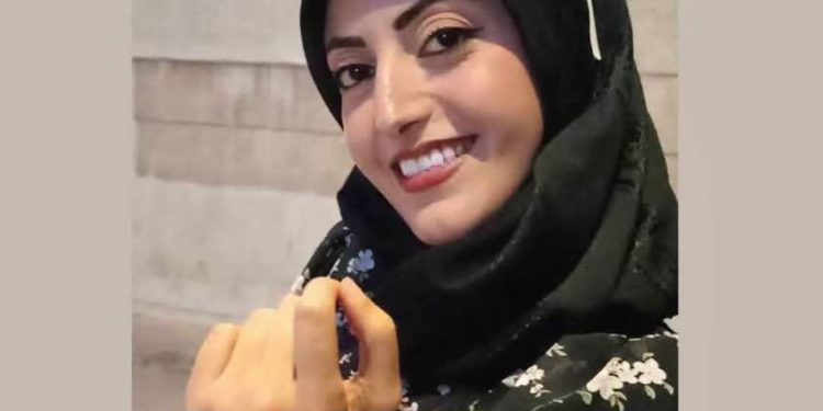 أَنا مَن قَوافِي العِطرِ