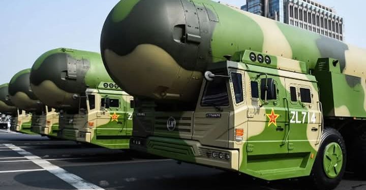 الصين تكشف عن قنبلة حرارية خارقة تحوّل المعركة إلى جحيم