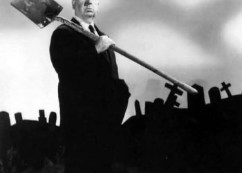 مخرج على حافة الصمت