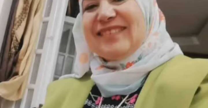 وحدى أقيمُ مدائنَاً …