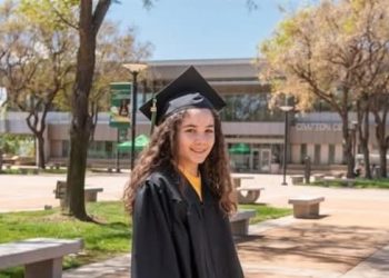 طفلة أمريكية بعمر 10 سنوات تحقّق إنجازًا استثنائيًا وتحصل على شهادتين جامعيتين