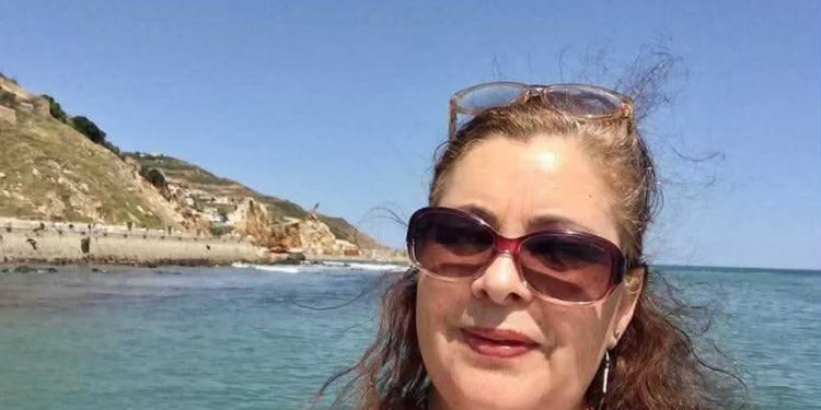 سونيا عبد اللطيف تكتب عباءة السّواد