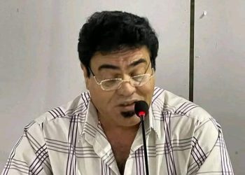 كلّ من نجا، نجا ببطء