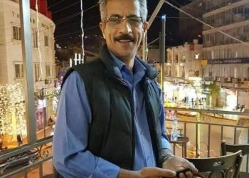 تبرّع لي صاحبُ المقهى