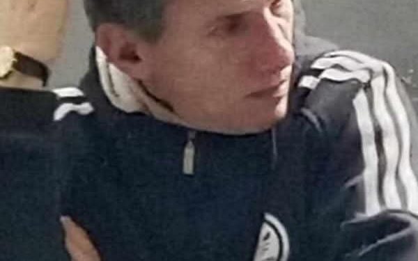 الشاعر أيمن بكر بكر يكتب ويبقى …