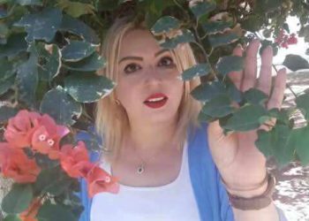 سأمشي غدًا خلف صوتي