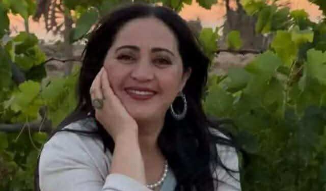 قريبا من الأرض وما جاورها