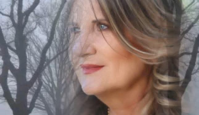 الحسناء تكتب مَن أنا ؟