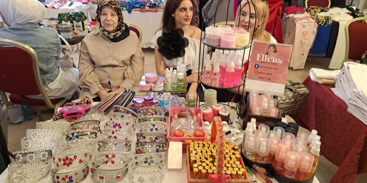 انطلق معرض ريادة الأعمال بازار العيد للأعمال اليدوية بحلب