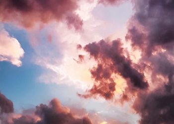 القَدرُ لحظةُ إِستِيعَاب …