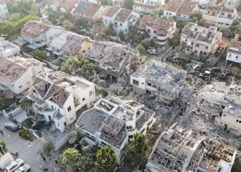 رئيس مستوطنة إسرائيلية… الصواريخ الإيرانية أحدثت دمارًا غير مسبوق