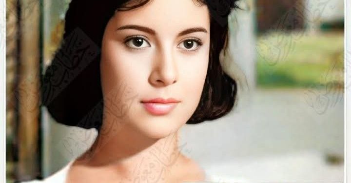 الفنانة آمال فريد غنى لها العندليب “كفاية نورك عليا”