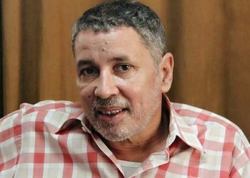 يُخيَّلُ إليّ…