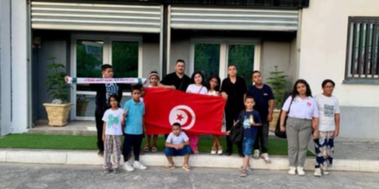 منتسبو دار الفنون ” القطار ” في رحلة ثقافية ترفيهية الى الجزائر .