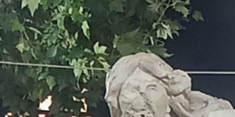 تمثال عين الفوارة فتيل بين الاستبقاء او الاستفتاء او القضاء