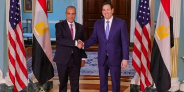 وزير الخارجية والهجرة يلتقي وزير الخارجية الأمريكي 