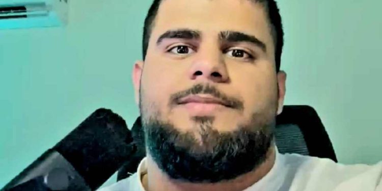 « عَبْدُ الرَّحْمَنِ القَحْطَانِيُّ » حِينَ يَنْطِقُ الإِبْدَاعُ بِلِسَانِ بَطُّوطٍ …