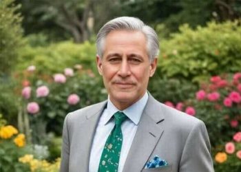 يا عيني لا تدمعي …