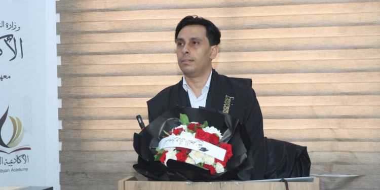 مدرسة العلوم الأساسية تجيز رسالة ماجستير 