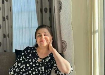 تسلّلَ برودُك إلى أصابعي