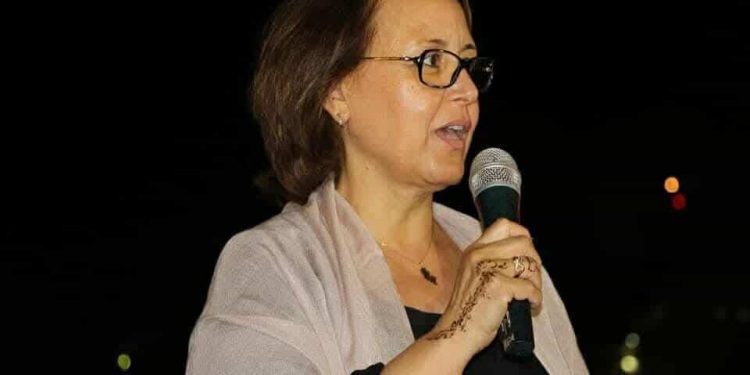 استريحوا في جُرحِي …