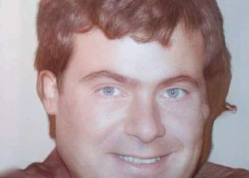 ذَابَتْ كَحَبَّاتِ الْعِنَبِ 