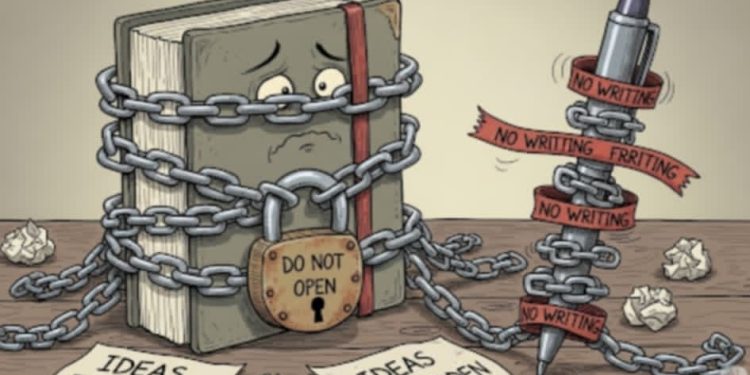 مَشهَدٌ مَسرَحيٌّ: حُرِّيَّةُ القَلَمِ