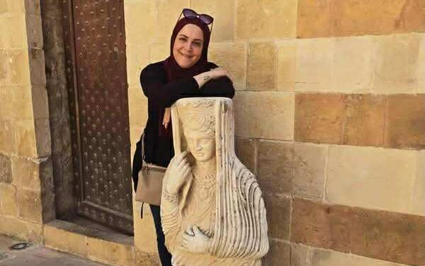  رَشَّةٌ من عِطْرِ الخَيَالِ …