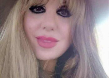 كم تُشبهُني قصائدُكَ