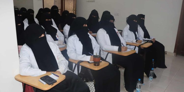 معهد سبأ للعلوم الصحية يُطلق أول دورة نوعية في الإسعافات الأولية