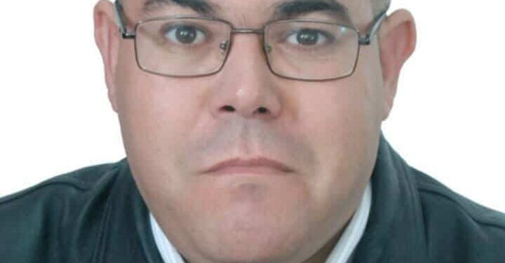 أراني للهوى العذريّ منقادا